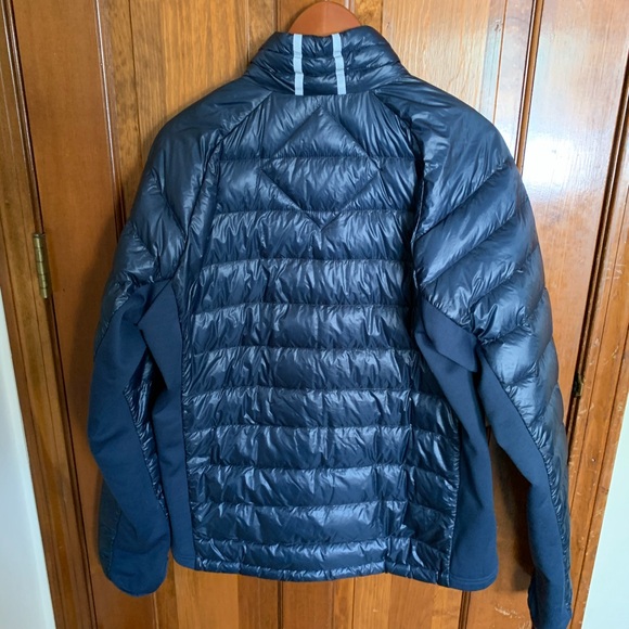 Canada goose women’s lightweight jacket - Picture 3 of 6